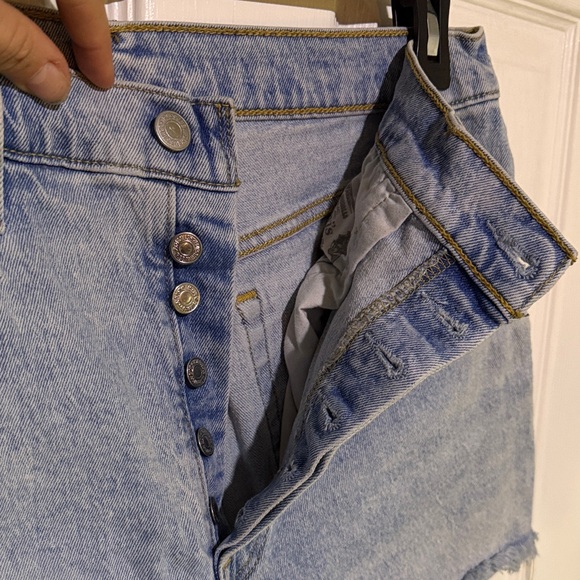 Levi's Light Blue Frayed Jean Shorts - Picture 4 of 6